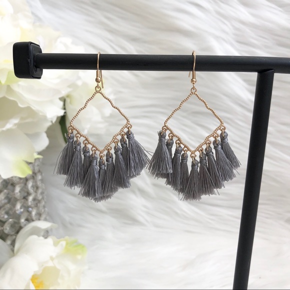 Jewelry - TASSEL EARRINGS - Gray